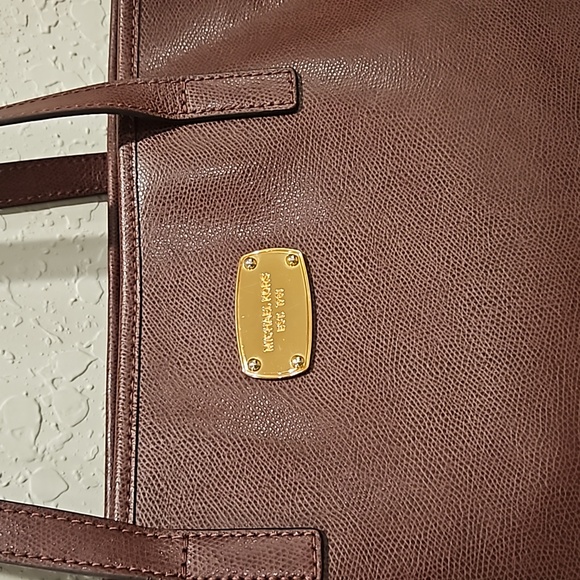 Michael Kors Burgandy Pebbled Leather Work Tote - Picture 4 of 16